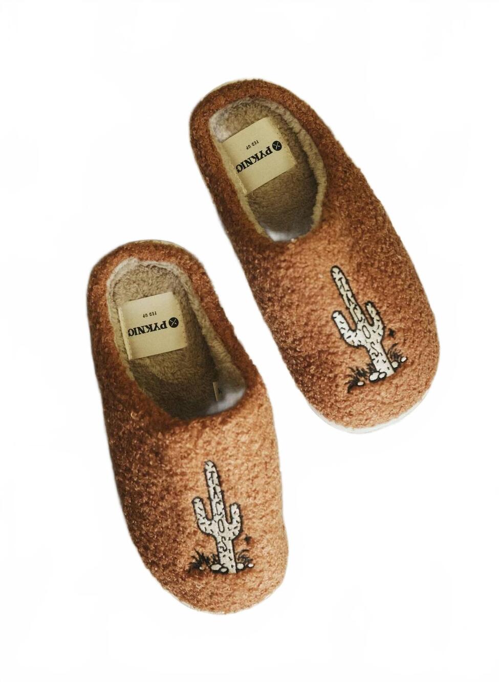 NEW PYKNIC unisex cactus tacos slippers in rust